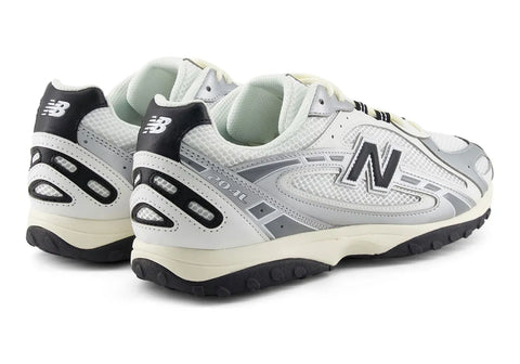 New Balance 204 Silver